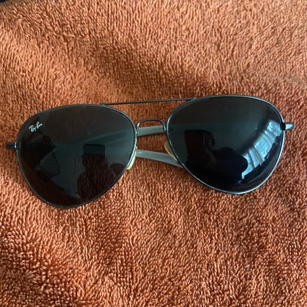 Ray-Ban Dark Lens Aviator Sunglasses